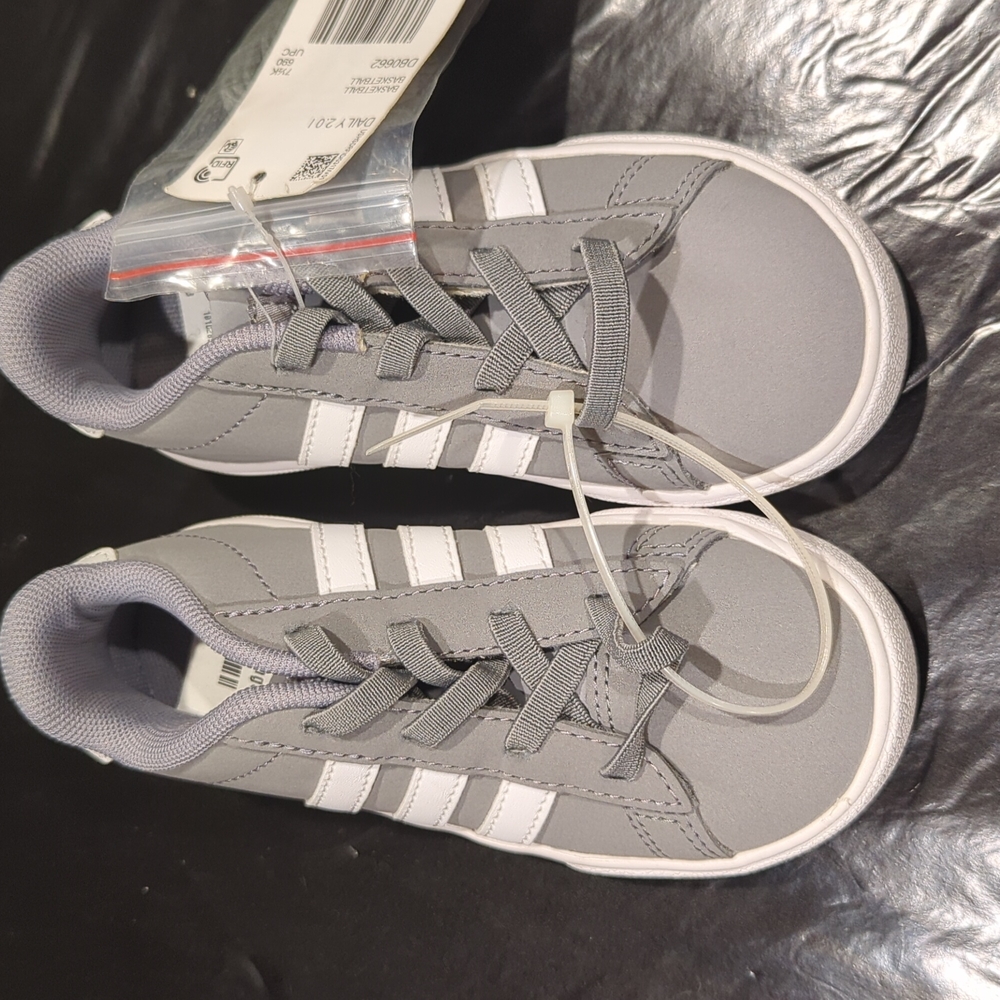 Boy's Adidas Daily 2.01